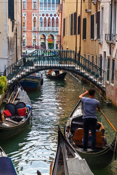 Gondolier Venise . — Photo