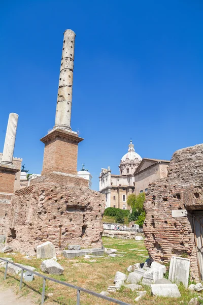 Altes römisches forum in rom, italien — Stockfoto