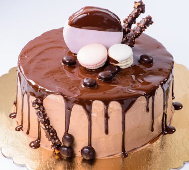 acıbadem kurabiyesi, seçici odak, beyaz izole ile çikolatalı kek