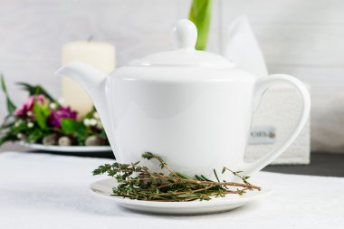 Yeşil Beyaz demlik bitkisel çay yaprakları