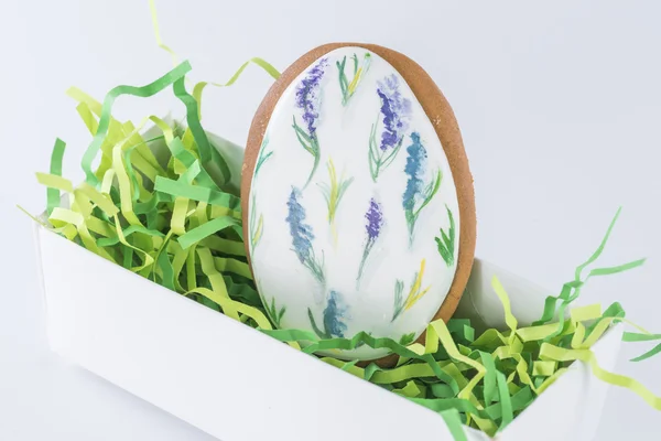 Lebkuchen mit Muster in Form von Ostereiern — Stockfoto