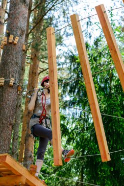 Cambaz park - genç kadın'deki mou sahasında tırmanma macera