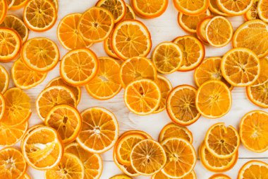 doğal arka kuru dilimlenmiş portakal, üstten görünüm 