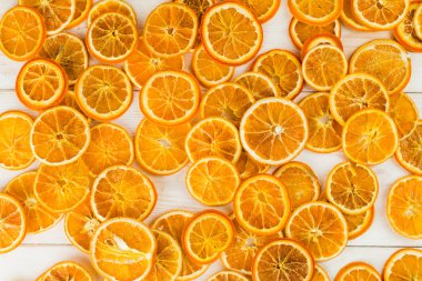 doğal arka kuru dilimlenmiş portakal, üstten görünüm 