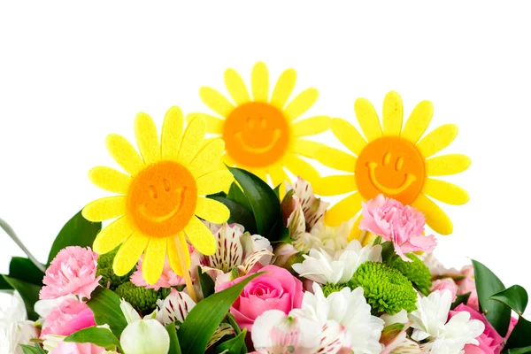 Ornamentos decorativos em um buquê de flores isoladas — Fotografia de Stock