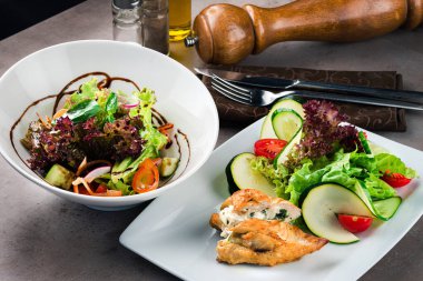 Bir dizi diyet yemeği. Yemek çeşitleri sofraya diyet yemeği koydu. Paleo, keto, fodmap, çizgi diyeti. Sağlıklı konsept, glütensiz, lektinsiz