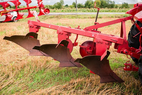 Boer Trekker Bereidt Land Voor Het Zaaien Van Het Veld — Stockfoto