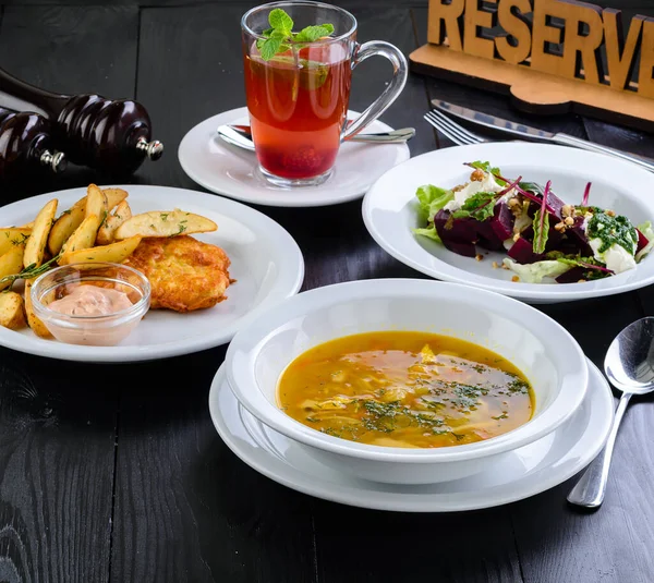 Menú Tres Platos Para Nutritivo Almuerzo Saludable Restaurante Tres Platos —  Fotos de Stock