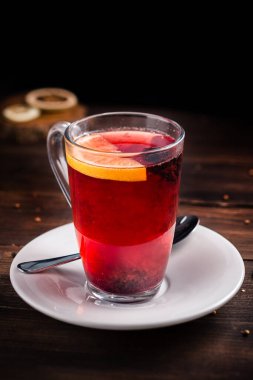 Taze meyveli kış meyveli çay, portakallı kırmızı meyve çayı