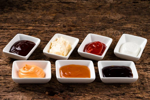 Különböző Szószok Ketchup Majonéz Barbecue Szója Teriyaki Mustár Adzhika Chutney — Stock Fotó