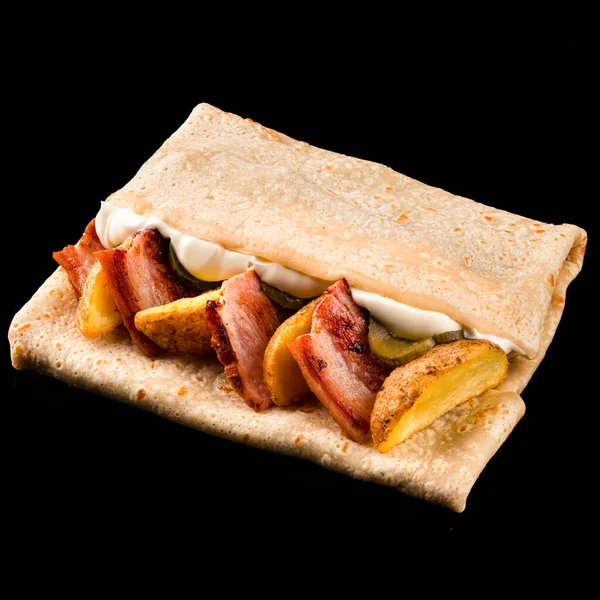Petit Déjeuner Crêpe Mince Avec Bacon Pommes Terre Est Isolé — Photo