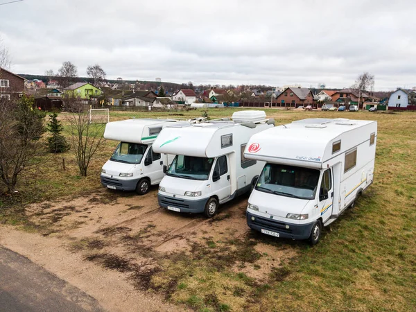 Aerial Top Photo Mobile Homes Three Motorhomes Parking Lot Camping — Stock Photo, Image