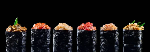 Set Gunkan Maki Sushi Con Diferentes Tipos Pescado Salmón Vieira — Foto de Stock