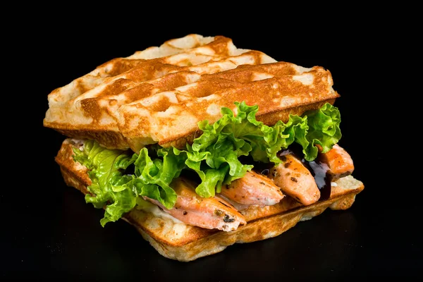 Sandwich Aux Gaufres Belges Saumon Fumé Légumes Sandwich Gaufres Belges — Photo