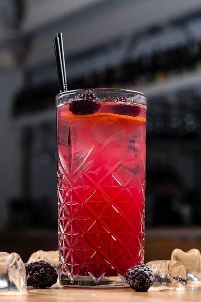 Blackberry Smash Cocktail Met Munt Koude Rode Limonade Met Bramen — Stockfoto