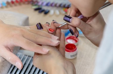 üzerinde parmak tırnak Salonu, Manikür, resim çivi odaklanmak