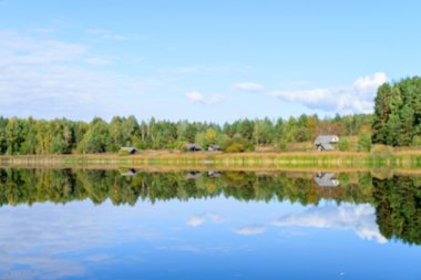 Bulanık fotoğraf manzara orman göl Güz. defocu