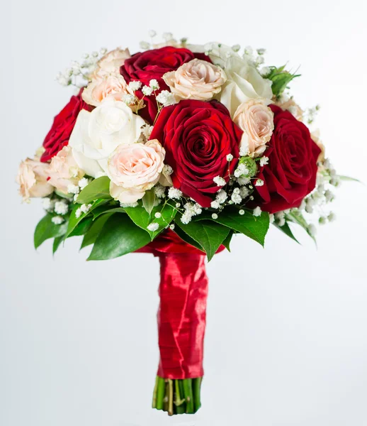 Red bridal bouquet isolated on white background (shallow DOF) — 스톡 사진