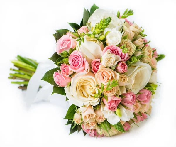 핑크 색상 흰색 뒷면에 고립 된 신부 꽃다발의 클로즈업 — 스톡 사진