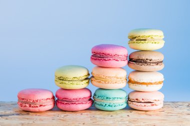 serisi renkli ve lezzetli Fransız çerezleri Macarons bir renkli 