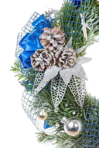 Christmas wreath with dried flowers of cotton and colored balls(shallow DOF), isolated on white background — Stock Photo, Image