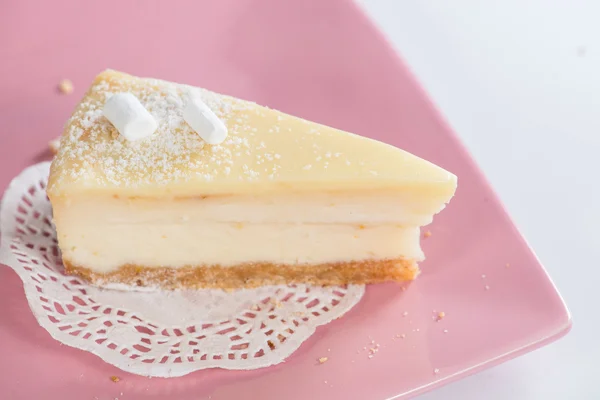 プレート (浅い Dof のおいしいチーズケーキ) — ストック写真