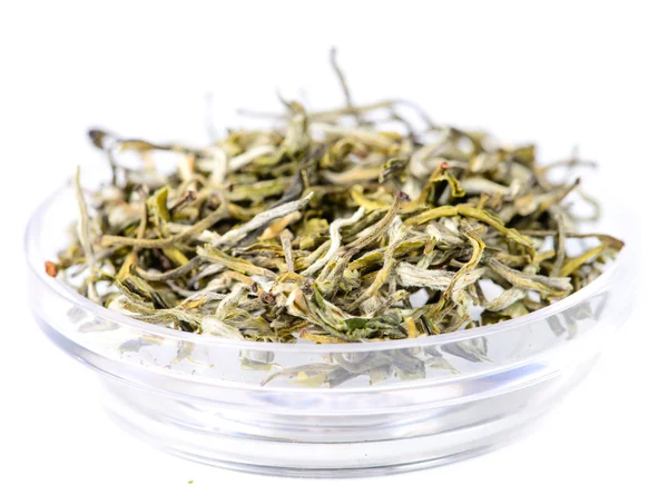 Zbliżenie: rozlana herbata herbata Huangshan Maofeng, płytkie Dof — Zdjęcie stockowe