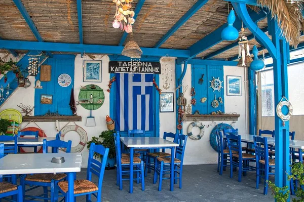 Tipica taverna greca isola di Karpathos