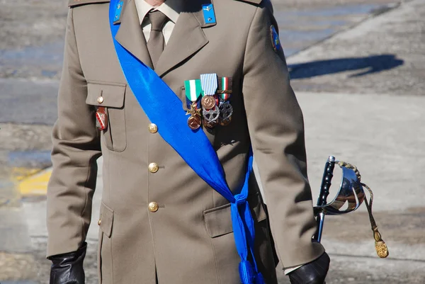 Oficial con medallas — Foto de Stock