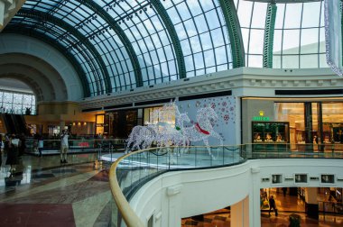 DUBAI, BAE - 21 ARALIK, Emirliklerin merkezi, Dubai, Birleşik Arap Emirlikleri. Emirliklerin AVM 'si Dubai' nin Al Barsha bölgesinde bir alışveriş merkezidir..