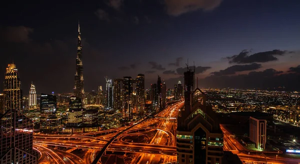 ドバイ アラブ首長国連邦 2020年12月25日 ダウンタウンのパノラマドバイ現代都市夜 — ストック写真