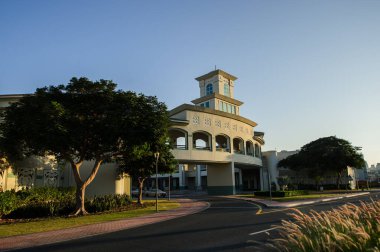 Dubai, Birleşik Arap Emirlikleri - 15 Kasım 2020: Dubai Bilgi Parkı - özel şirketler için dünyanın tek yetenek geliştirme alanı - Al Sufouh bölgesinde yer alır..