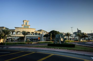 Dubai, Birleşik Arap Emirlikleri - 15 Kasım 2020: Dubai Bilgi Parkı - özel şirketler için dünyanın tek yetenek geliştirme alanı - Al Sufouh bölgesinde yer alır..