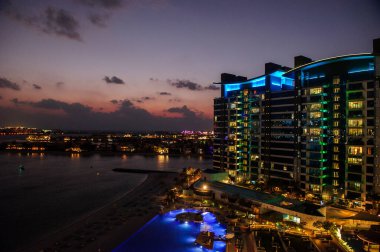 DUBAI, BAE - 31 Aralık 2020: Plaj manzarası ve kompleks Oceana Palm Jumeirah