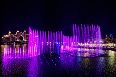 Dubai, BAE - 5 Şubat 2020 Dubai 'deki The Pointe at Palm Jumeirah, dünyanın en büyüğü olduğu doğrulandı.