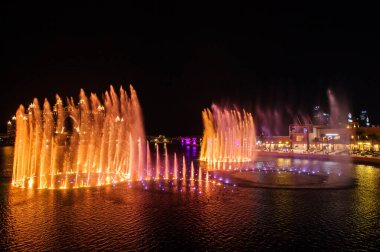 Dubai, BAE - 5 Şubat 2020 Dubai 'deki The Pointe at Palm Jumeirah, dünyanın en büyüğü olduğu doğrulandı.