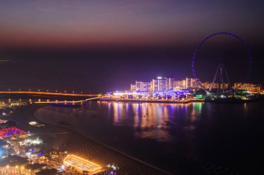 DUBAI, BAE, 25 ARALIK 2020: JBR 'deki Blue Water Island (Jumeirah plaj konutu).