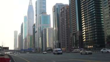 DUBAI, BAE, 10 JENYARY 2021: Shaikh zayed Road Dubai 'deki gökdelenler.