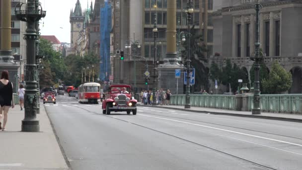 Prague République Tchèque Juin 2020 Célèbre Voiture Rouge Historique Praga — Video