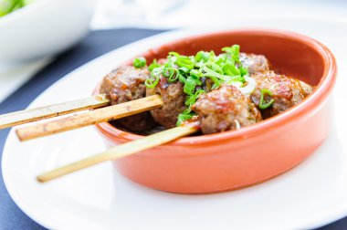 Et kebap, şiş sığır topları .