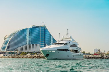 Dubai, Birleşik Arap Emirlikleri - 20:jumeirah otel jumeirah Beach plaj ve 20 Nisan 2014 dünyanın en lüks biri olarak sınıflandırılır Nisan