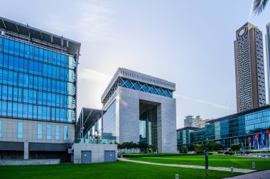 Dubai-11 Mayıs: kapı - ana bina dubai Uluslararası Finans Merkezi, Ortadoğu'daki en hızlı büyüyen Uluslararası Finans Merkezi. 11 Mayıs 2014, dubai, Birleşik Arap Emirlikleri.