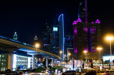 Sheikh Zayed rd gece manzarası. Dubai, Birleşik Arap Emirlikleri