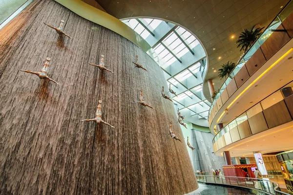 Centro Comercial Dubai Em Dubai, Emirados Árabes Unidos — Fotografia de Stock