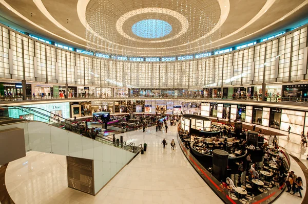 Dubai Mall, il più grande centro commerciale del mondo negli Emirati Arabi Uniti . — Foto Stock