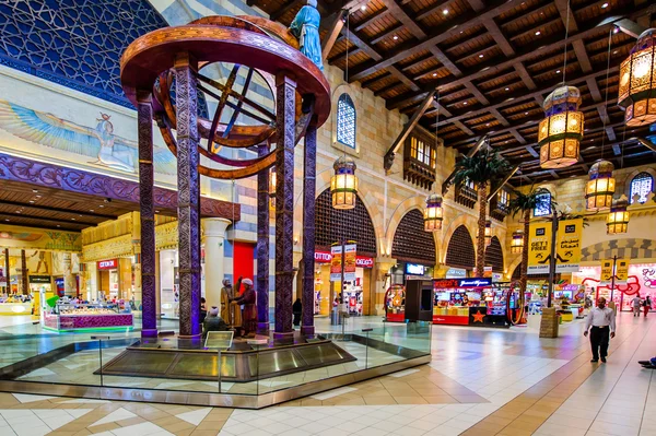 Interiér Ibn Battuta Mall, Dubaj, Spojené arabské emiráty. — Stock fotografie