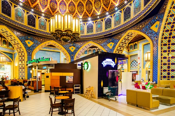 Wnetrze Ibn Battuta Mall, Dubai, Zjednoczone Emiraty Arabskie. — Zdjęcie stockowe