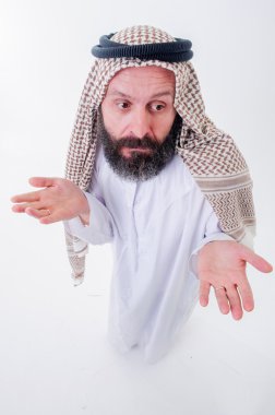 Fanny Arapça adam duyguları ile poz veriyor..