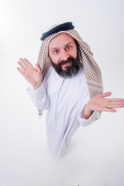 Fanny Arapça adam duyguları ile poz veriyor..