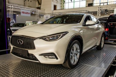 Prague, Çek Cumhuriyeti - 3 Ekim 2015: Modern otomobil fuarında.